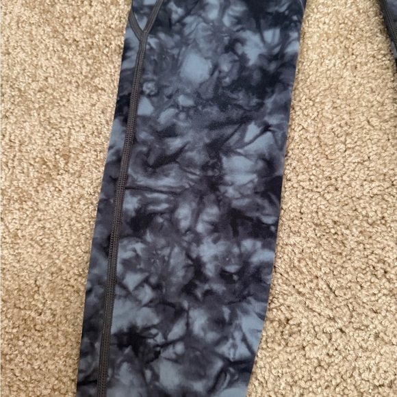 Athleta Black and Gray Leggings with Sleek Fit - Picture 5 of 6